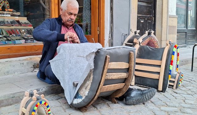 Beypazarı’nın ‘Yaşayan İnsan Hazinesi’, semerciliği sürdürüyor
