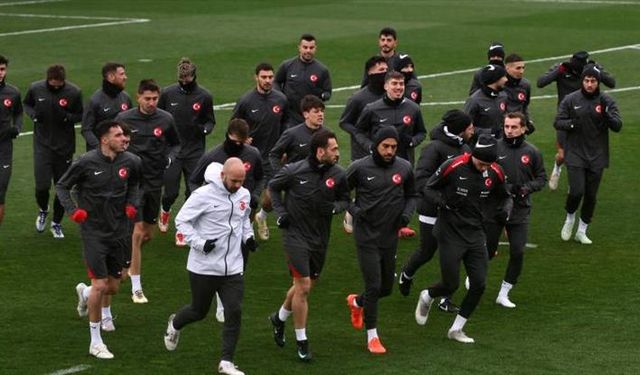 A Milli Futbol Takımı, 2 isimden eksik çalıştı