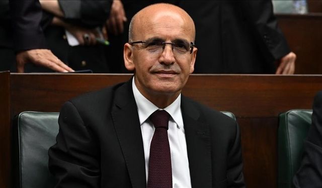Şimşek: Enflasyon düştükçe Merkez Bankası tahminlerine daha da yakınsamasını öngörüyoruz