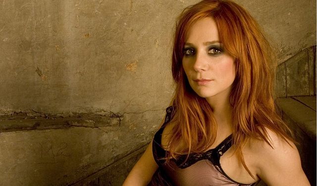 Şarkıcı Aylin Aslım’dan Ekrem İmamoğlu’na destek
