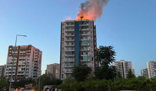 Diyarbakır'da 4 kişinin yaşamını yitirdiği yangında 2 kişi daha gözaltına alındı
