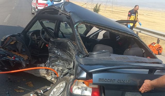 Gaziantep'te 2 otomobil çarpıştı: 1 ölü, 1 yaralı