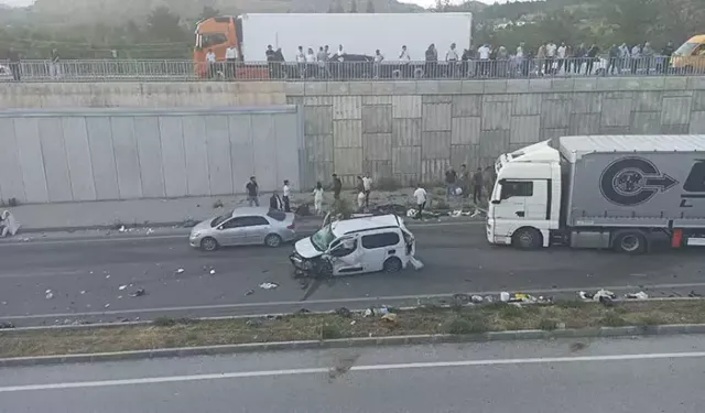 Kastamonu'da 3 araç kazaya karıştı; 9 yaralı
