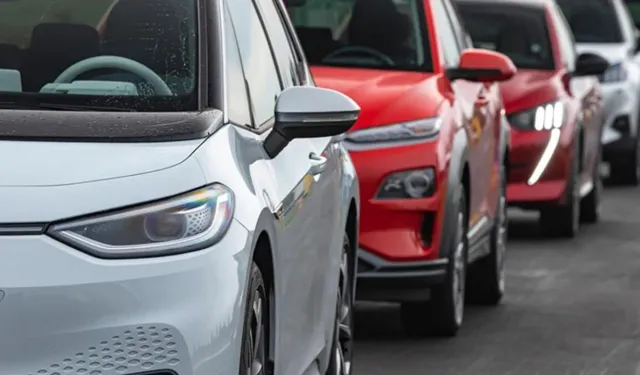 İthal otomobillere ek vergi yarın başlıyor