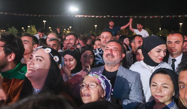 Sincan Park’ta Veli Erdem Karakülah yaz konseri coşkusu vardı