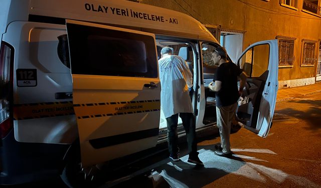 Yayılan koku ile ortaya çıktı; yalnız yaşadığı evinde ölü bulundu