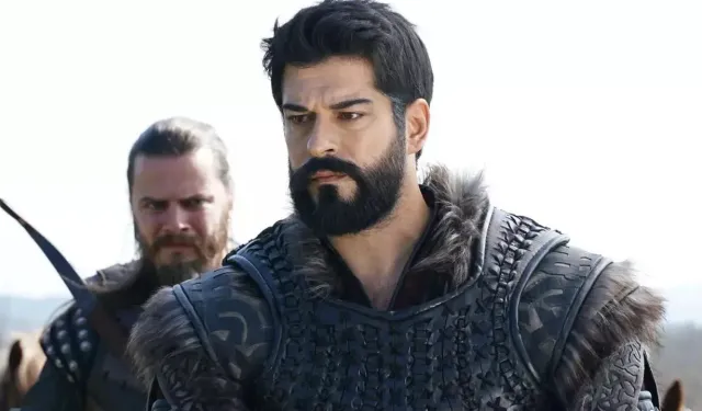 Burak Özçivit, Eyüpsultan’da 30 daireyi tek seferde aldı