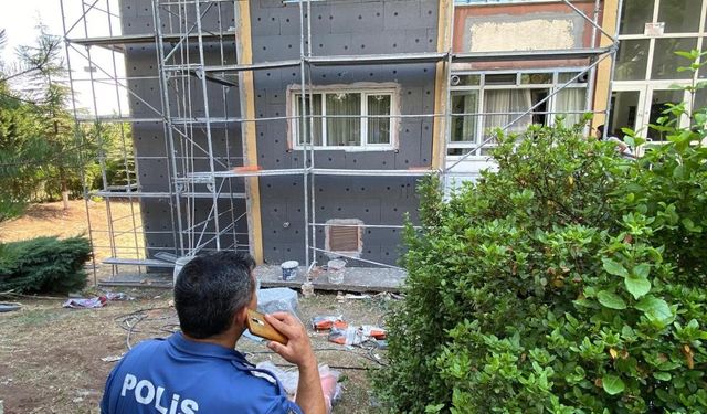 İskeleden düşen işçi hayatını kaybetti