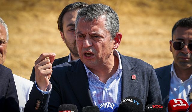 Özgür Özel'den Erdoğan'a 'Meclis protestosu' yanıtı: 'Terörist dediklerine çay ısmarladı'
