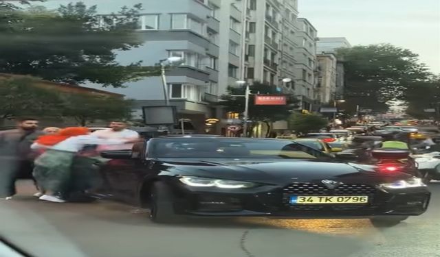 İstanbul’da yol verme kavgası: Sopayla kadının üzerine yürüdü