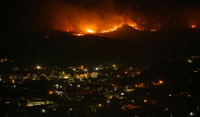 Yunanistan’da yangın: Tahliye, söndürme ve yer yer soğutma çalışmaları devam ediyor