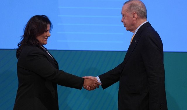 AK Parti’ye geçen Özlem Çerçioğlu'nun başkan vekilleri CHP'den seçildi