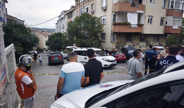 Eyüpsultan’da evinin önünde silahlı saldırıya uğradı; hastanede hayatını kaybetti