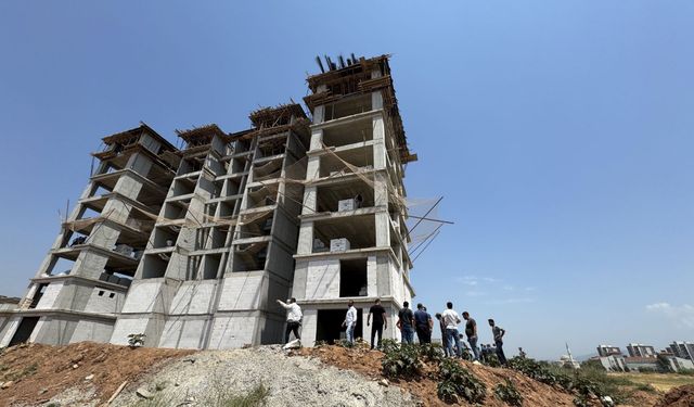 Orhangazi'de inşaattan düşen işçi hayatını kaybetti