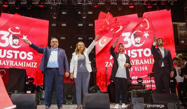 Keçiören’de 30 Ağustos coşkusu zafer yürüyüşü ve Ceza konseriyle zirveye ulaştı