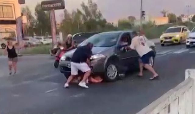 Otomobiliyle, çarptığı kadının üzerinden geçip kaçmaya çalıştı; o anlar kamerada