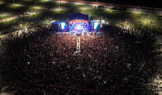 Sincan Yaz Festivali sevilen sanatçı Sefo’nun konseriyle başladı
