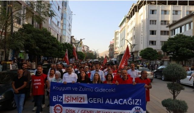 Van’da kayyımın işten çıkardığı işçiler, eyleme devam ediyor