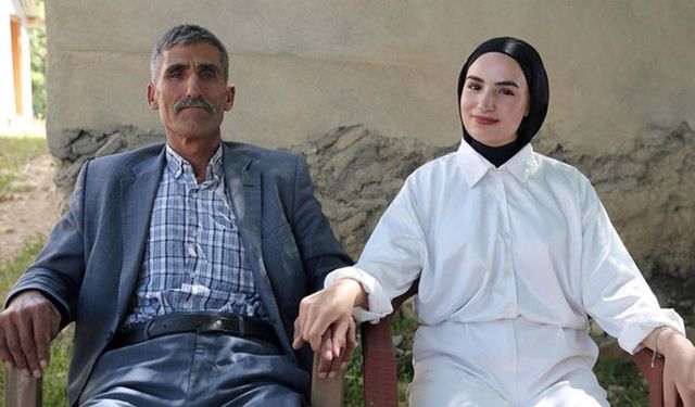Babasının YKS çıkışında çiçekle karşıladığı genç kızın kazandığı bölüm ortaya çıktı
