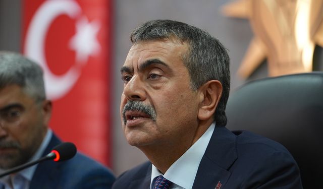 Yusuf Tekin’den imam hatip açıklaması