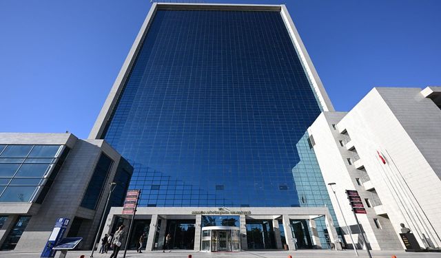 ABB Şehir Tiyatroları yeni sanat sezonuna '3 Jokerli Konken' ile merhaba diyor