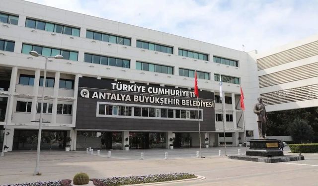 Antalya Büyükşehir Belediyesi'ne bir operasyon daha: 8 gözaltı