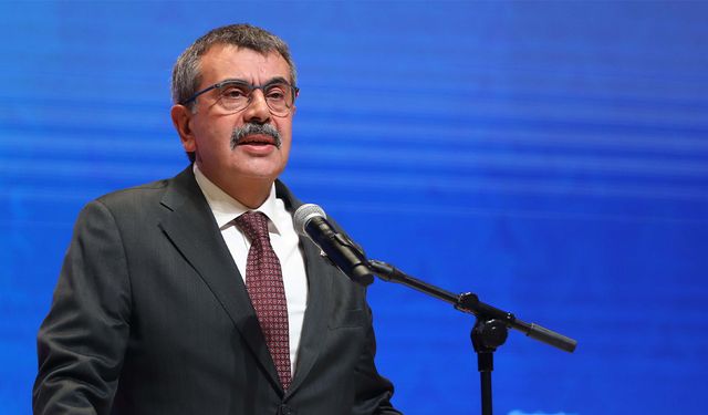 Bakan Tekin: İmam hatiplerin varlığı Türkiye'de demokratik yaşamın bir göstergesi