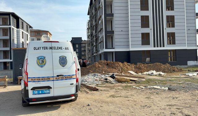 İnşaatta boya yapan işçi, düşerek hayatını kaybetti