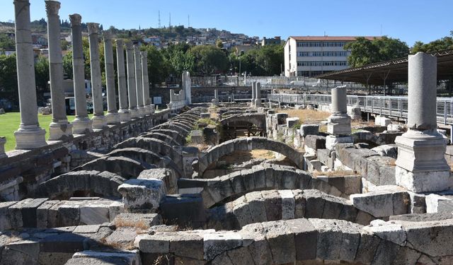Smyrna Antik Kenti'nde İzmir'in tekstil kenti olduğunu gösteren objeler bulundu