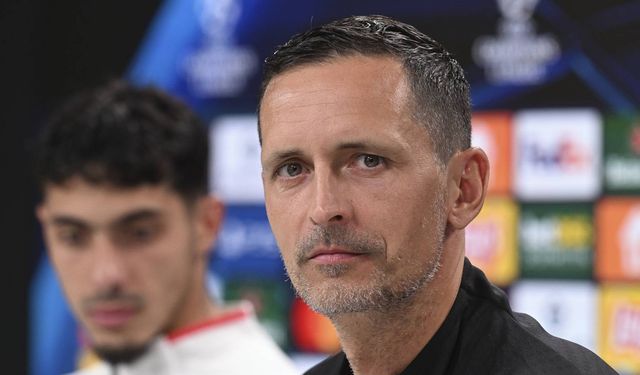 Eintracht Frankfurt'un teknik direktörü Toppmöller'den Sane açıklaması
