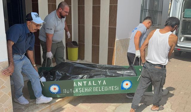 10 gün önce cezaevinden çıkan kadın, arkadaşının evinde ölü bulundu