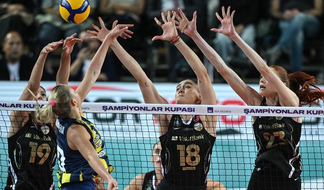 Sadettin Saran ilk kupasını kazandı | Vakıfbank 2-3 Fenerbahçe