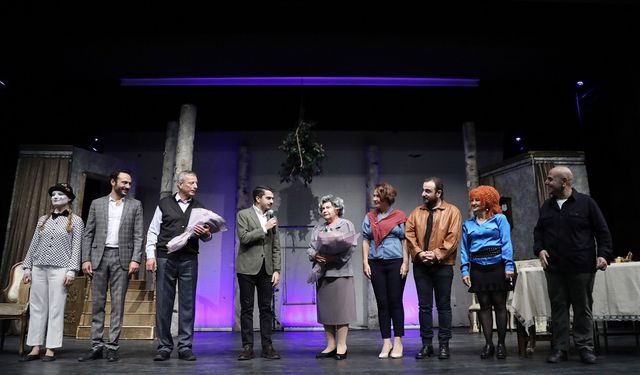 Çankaya Belediyesi’nden Cumhuriyet Haftası’nda anlamlı tiyatro: Ağaçlar Ayakta Ölür