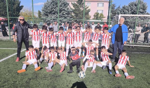 Alperenler U12 takımı ligi 3. sırada tamamladı