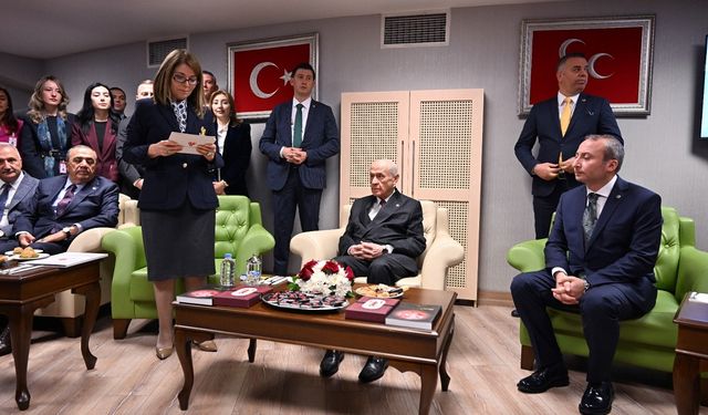 Bahçeli, partisinin Siyaset ve Liderlik Okulu'nda hangi mesajları verdi?