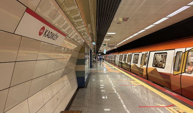 İstanbul metrosunda intihar girişimi!