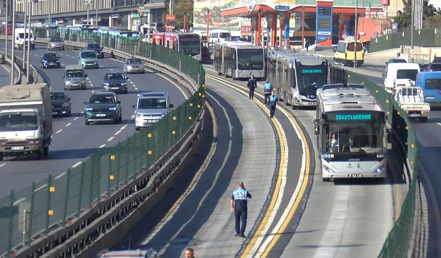 Bahçelievler'de metrobüsün çarptığı kadın ağır yaralandı