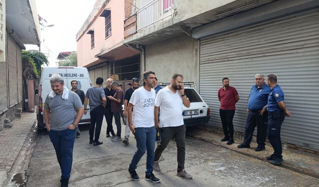 Polise bıçakla saldıran uyuşturucu bağımlısı, bacağından vurularak etkisiz hale getirildi