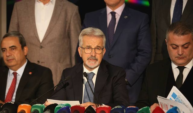Gözaltına alınan eski belediye başkanı hastaneye kaldırıldı