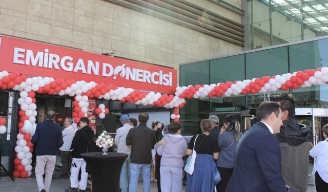 Emirgan Dönercisi Antares AVM’de şenlik gibi açılış yaptı