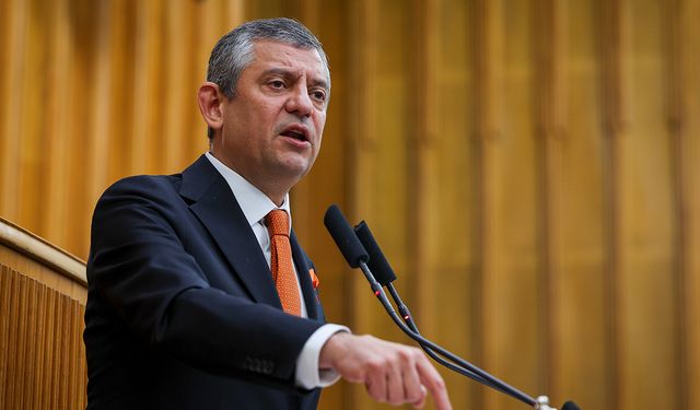 Özgür Özel duyurdu:  Dilek İmamoğlu’nun diplomatik pasaportu iptal edildi