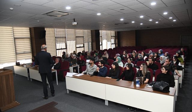 Pursaklar Belediyesi’nden öğretmenlere özel eğitim semineri