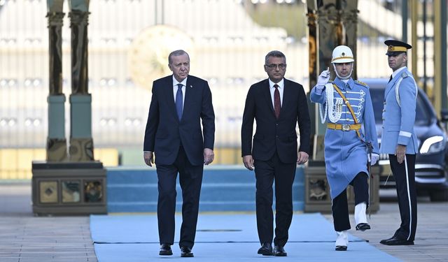 Erdoğan, ilk resmi ziyaretini Türkiye’ye yapan Erhürman’ı törenle karşıladı