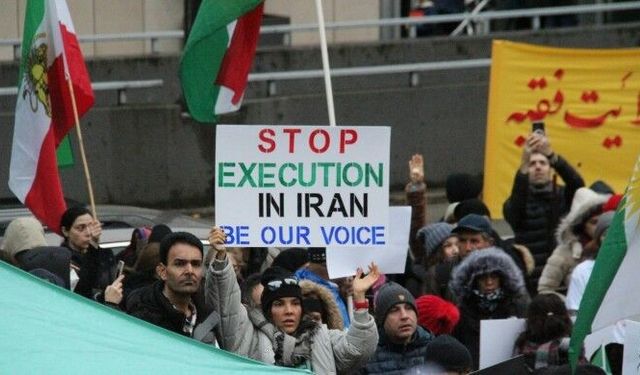 İran’da iki siyasi mahkum, idam edildi