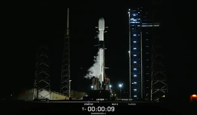 Milli uydu Fergani FGN-100-d2 uzayda