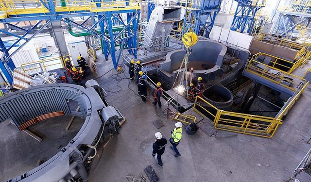 İmalat sektöründeki yavaşlama sürüyor, girdi maliyetleri artıyor