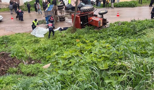 Devrilen traktörün altında kalan sürücü öldü