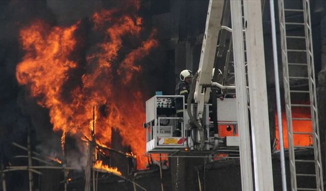 Gece kulübünde yangın: 25 kişi hayatını kaybetti!