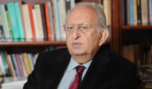 Hüsamettin Cindoruk kimdir?