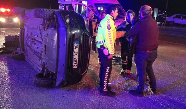 Otomobiller kavşakta çarpıştı; 7 yaralı